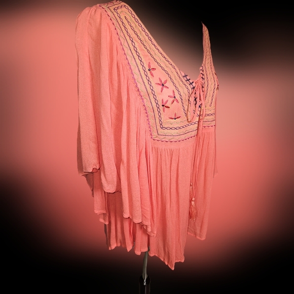 NWT Butterfly Sleeve, Embroidered, Flowy, 100% Rayon, Summer Blouse Top Lg - Picture 3 of 13